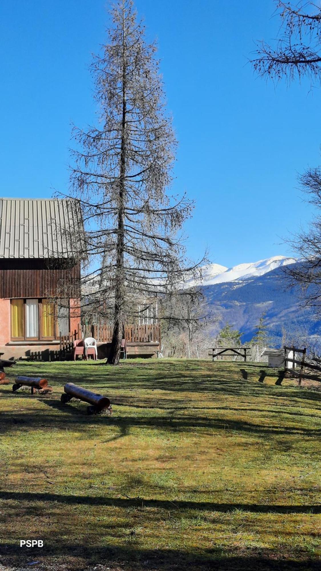 Refuge De Roncharel Hotel Annot Exterior photo